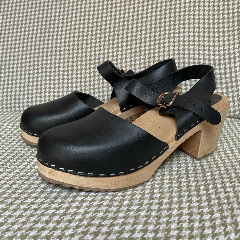 Black heeled clogs! Lotta from Stockholm